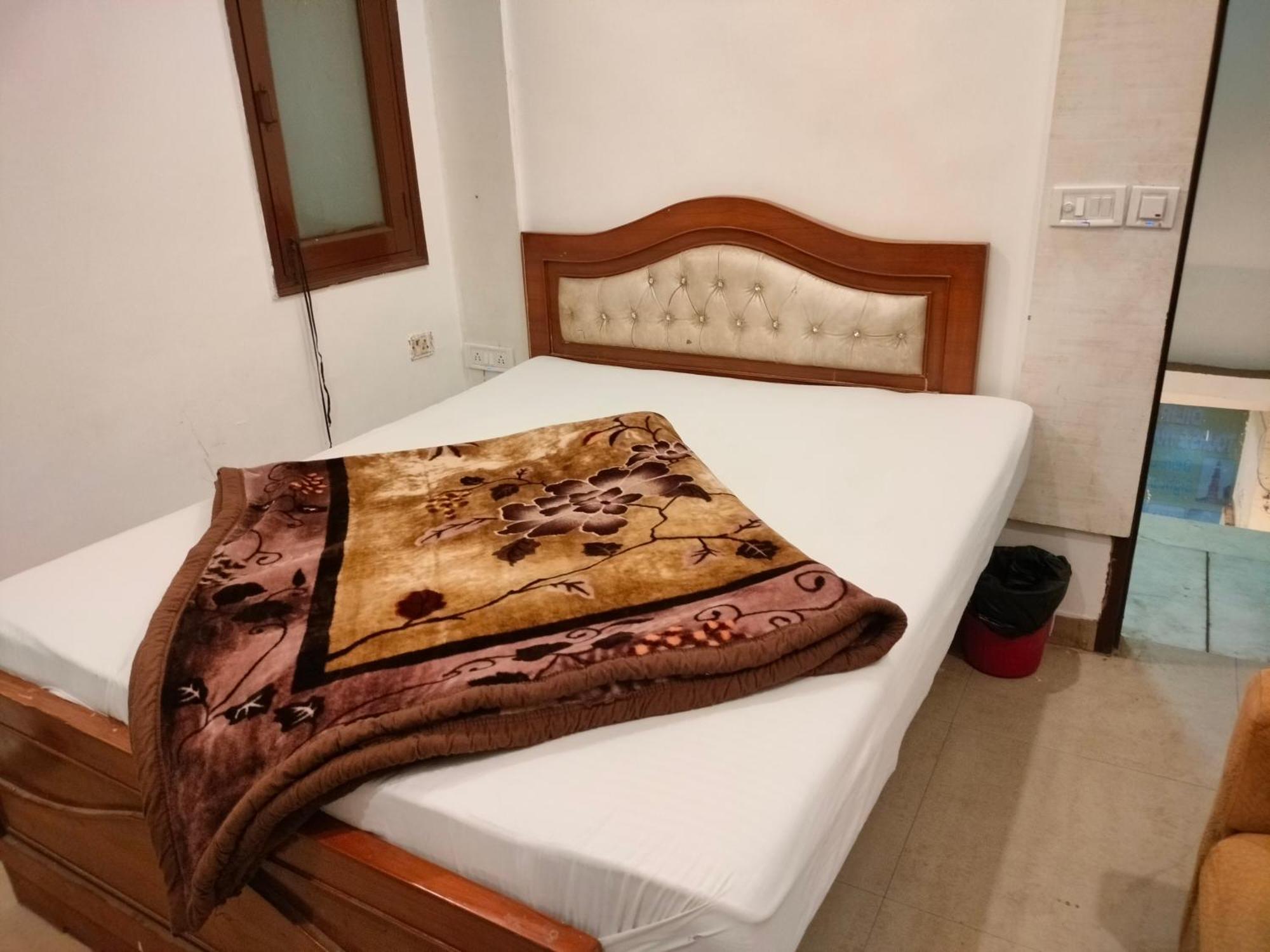 Hotel Geetanjali Inn Nowe Delhi Zewnętrze zdjęcie