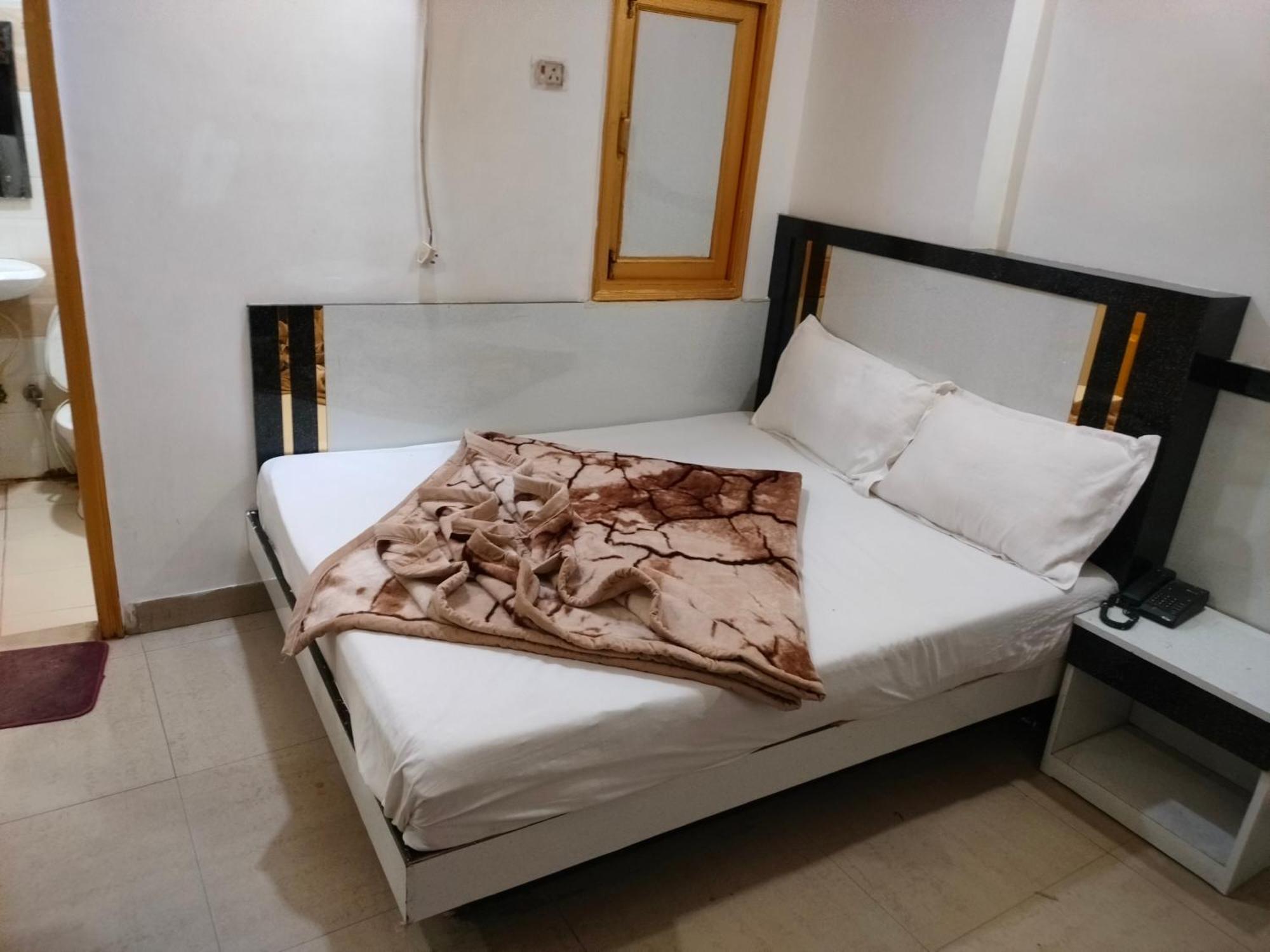 Hotel Geetanjali Inn Nowe Delhi Zewnętrze zdjęcie