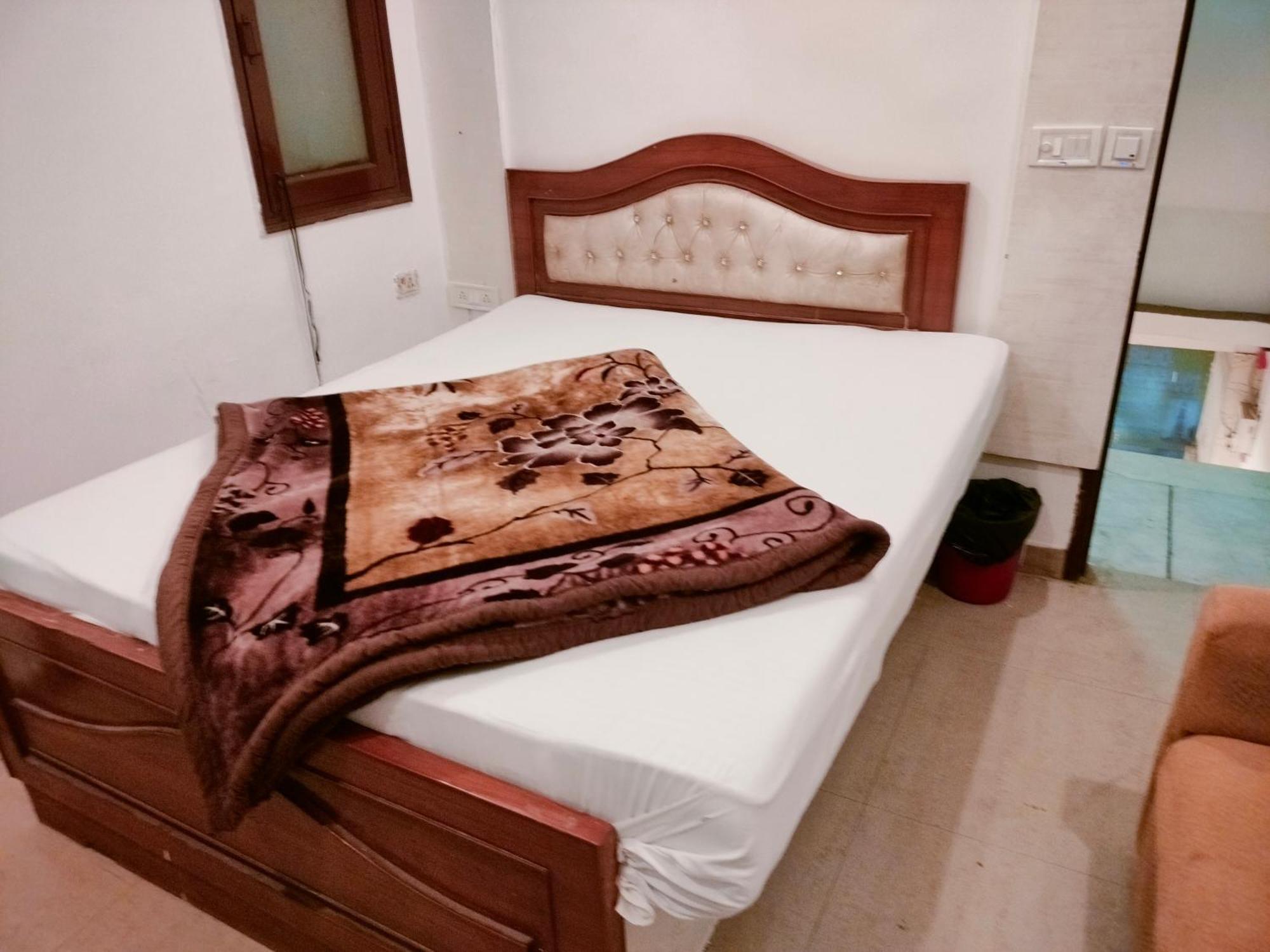Hotel Geetanjali Inn Nowe Delhi Zewnętrze zdjęcie
