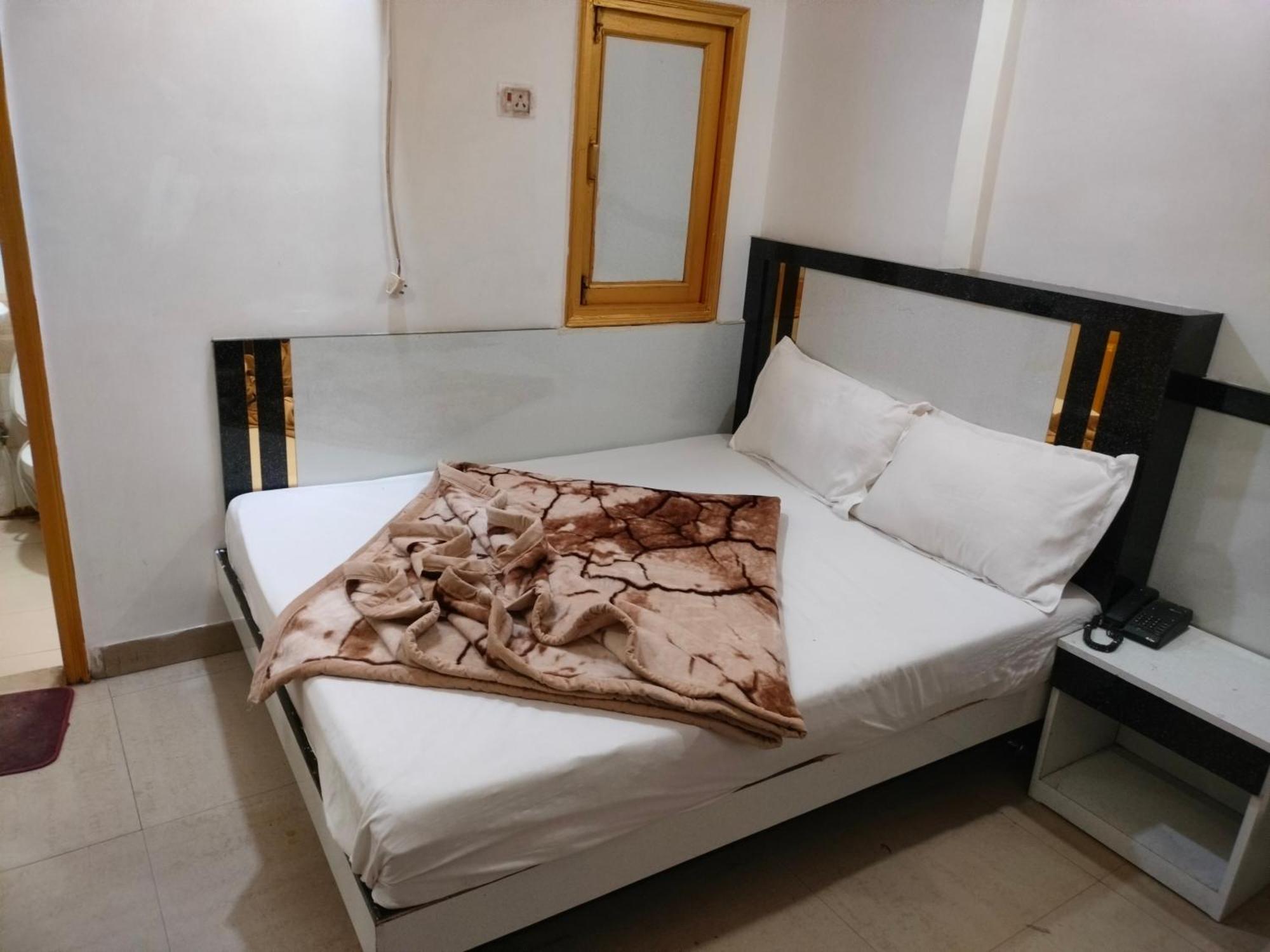 Hotel Geetanjali Inn Nowe Delhi Zewnętrze zdjęcie