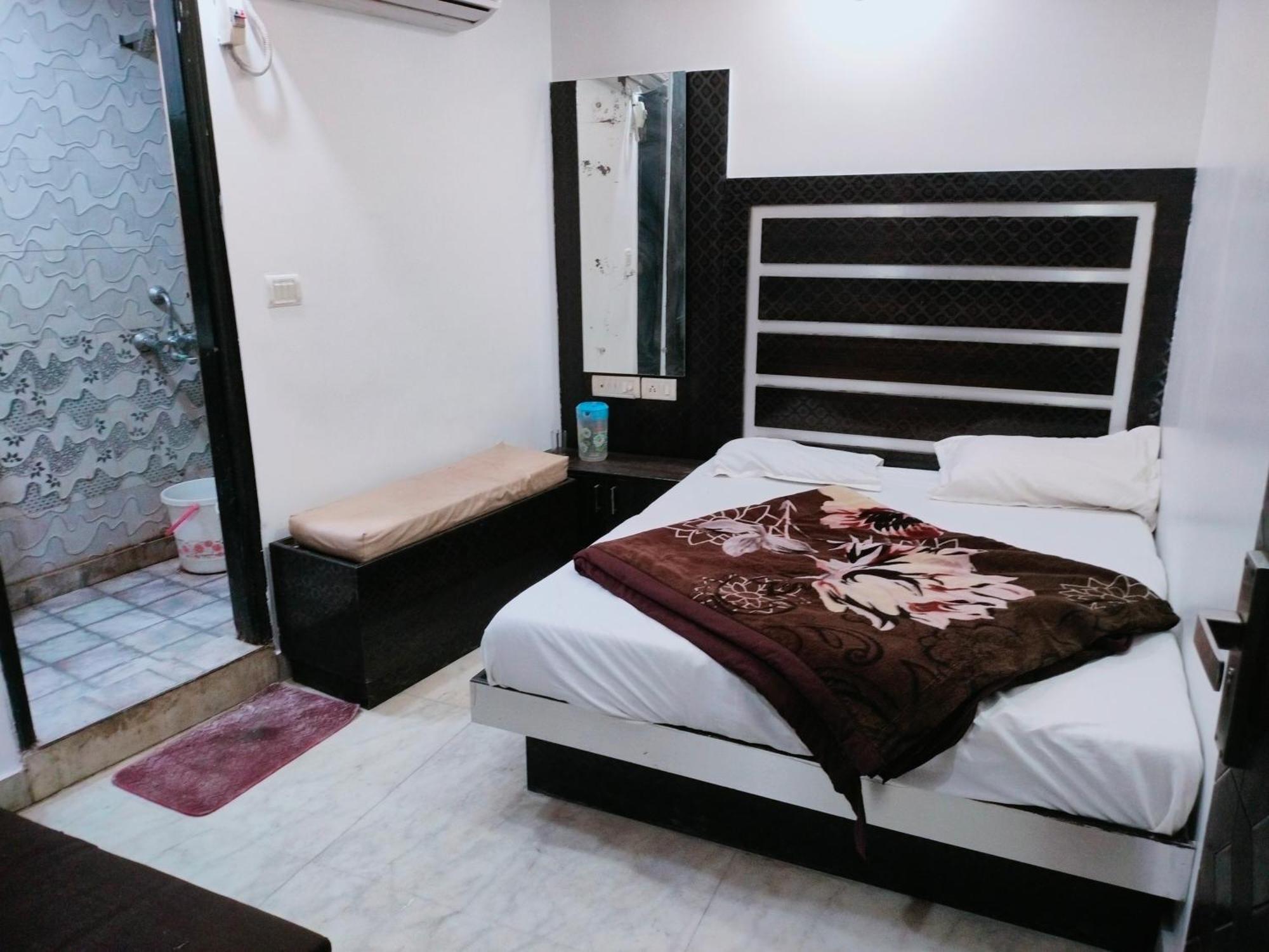 Hotel Geetanjali Inn Nowe Delhi Zewnętrze zdjęcie